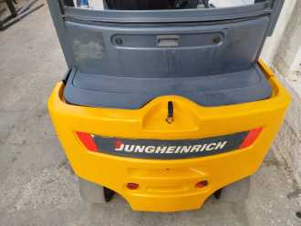 Wózki widłowe używane JUNGHEINRICH EFG320 ELEKTRO VIERRADFRONTSTAPLER (13067311)