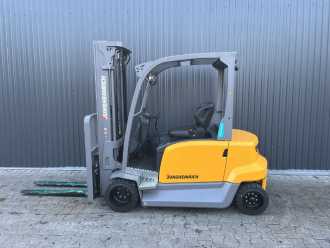 Wózki widłowe używane JUNGHEINRICH EFGBC330 ELEKTRO VIERRADFRONTSTAPLER (13065368)