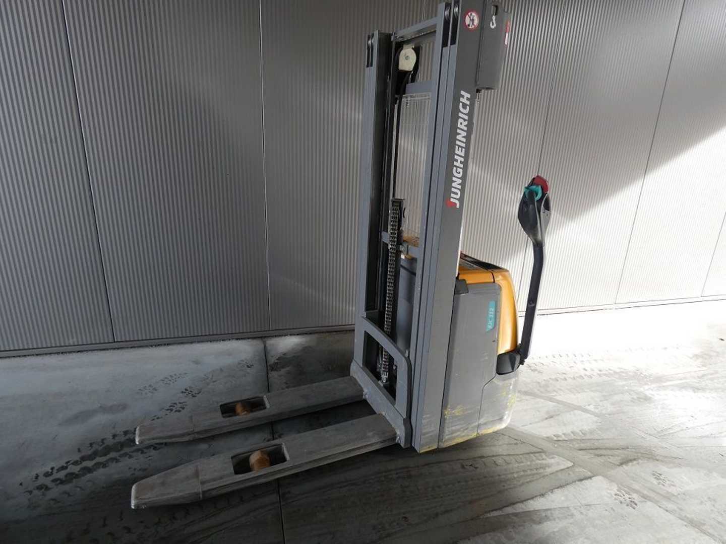 Wózki widłowe używane JUNGHEINRICH EJC 112 ELEKTRO HOCHHUBWAGENDEICHSEL (13076069)