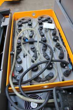 Wózki widłowe używane JUNGHEINRICH EKS 110 Z 100E ELEKTRO HOCHHUBKOMMISSIONIERER (13055566)