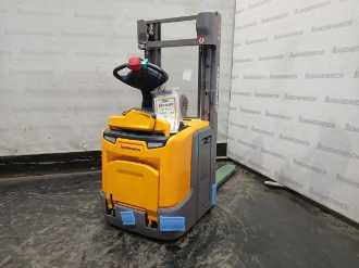 Wózki widłowe używane JUNGHEINRICH ERC 212z LI KP 115 409 DZ ELEKTRO HOCHHUBWAGENFAHRERSTAND (13065896) backdrop