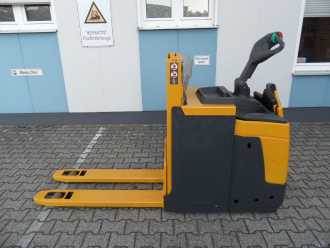 Wózki widłowe używane JUNGHEINRICH ERD 220 - NEUE Batterie - Plattform klappbar ELEKTRO HOCHHUBWAGENDEICHSEL (13074486)
