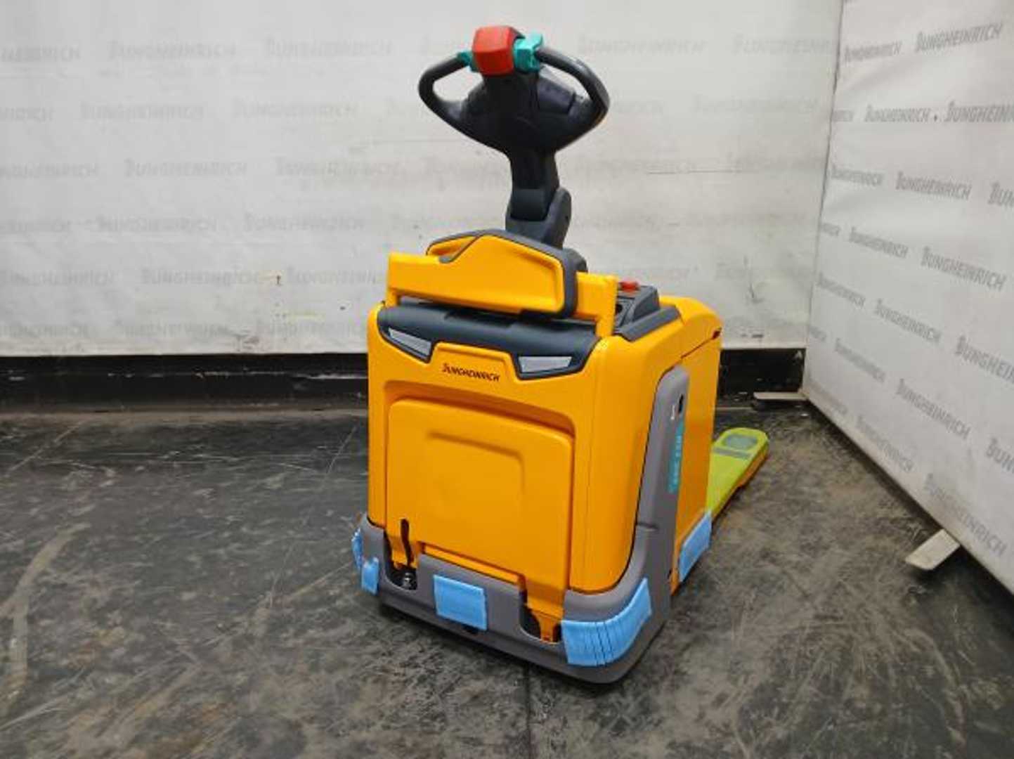 Wózki widłowe używane JUNGHEINRICH ERE 120 KP 33 100 67 ELEKTRO NIEDERHUBWAGENFAHRERSTAND (13046625)