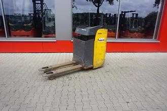 Wózki widłowe używane JUNGHEINRICH ESE 120 - 2013er ELEKTRO NIEDERHUBWAGENFAHRERSITZ (12969597) backdrop