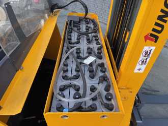 Wózki widłowe używane JUNGHEINRICH ETV 114 Baujahr 2007/ Akku 2021 HH 7,1M ELEKTRO SCHUBMASTSTAPLER (13075490)