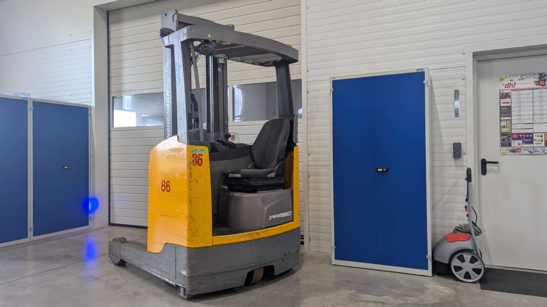 Wózki widłowe używane JUNGHEINRICH ETV 216 E GE 115 620DZ ELEKTRO SCHUBMASTSTAPLER (13065154)