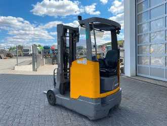 Wózki widłowe używane JUNGHEINRICH ETV C16 / Triplex 5.72m / SS / nur 3.022h / 2016 DIESEL SCHUBMASTSTAPLER (13061452)