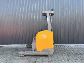 Wózki widłowe używane JUNGHEINRICH ETV216 ELEKTRO SCHUBMASTSTAPLER (13075657)