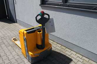 Wózki widłowe używane JUNGHEINRICH Jungheinrich EJE 222 ELEKTRO NIEDERHUBWAGENDEICHSEL (13047933)