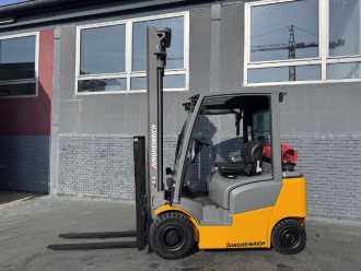 Wózki widłowe używane JUNGHEINRICH TFG 316 Baujahr 2017/ Stunden 1289/ HH 7000 GAS VIERRADFRONTSTAPLER (13073649)