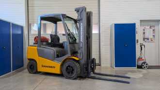 Wózki widłowe używane JUNGHEINRICH TFG 425 GE115-500DZ GAS VIERRADFRONTSTAPLER (13065148)