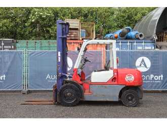 Wózki widłowe używane KOMATSU FD35T-7 DIESEL VIERRADFRONTSTAPLER (13065091)