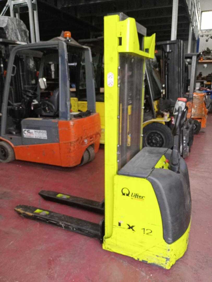 Wózki widłowe używane LIFTER LX 12/29 ELEKTRO VIERRADFRONTSTAPLER (13021292)