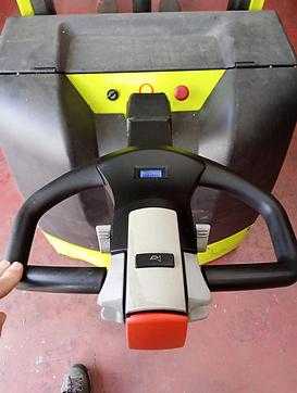 Wózki widłowe używane LIFTER LX 12/29 ELEKTRO VIERRADFRONTSTAPLER (13021292)