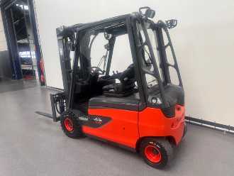 Wózki widłowe używane LINDE 387 E 25 L-01. Inclusief nieuwe accu ELEKTRO VIERRADFRONTSTAPLER (13025460)