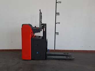 Wózki widłowe używane LINDE D12 S - 770mm (1164-03) ELEKTRO HOCHHUBWAGENFAHRERSTAND (13036488) backdrop