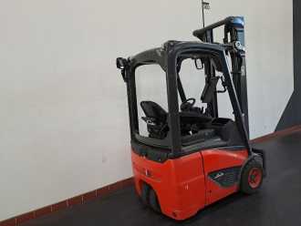 Wózki widłowe używane LINDE E 12 EVO ELEKTRO DREIRADFRONTSTAPLER (13041215)
