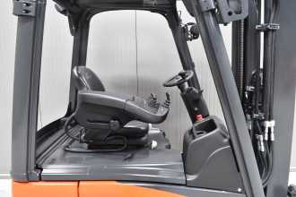 Wózki widłowe używane LINDE E 14 - 02 /58530/ ELEKTRO DREIRADFRONTSTAPLER (13063172)