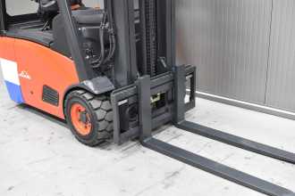 Wózki widłowe używane LINDE E 14 /58183/ ELEKTRO DREIRADFRONTSTAPLER (13062252)