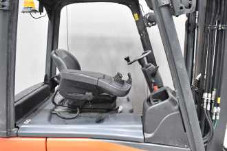 Wózki widłowe używane LINDE E 16 - 02 /58650/ ELEKTRO DREIRADFRONTSTAPLER (13074553)
