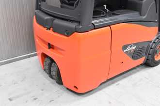 Wózki widłowe używane LINDE E 16 C - 02 /57332/ ELEKTRO DREIRADFRONTSTAPLER (13049954)
