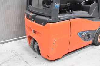 Wózki widłowe używane LINDE E 16 C - 02 /58500/ ELEKTRO DREIRADFRONTSTAPLER (13063173)