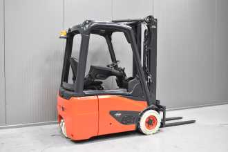 Wózki widłowe używane LINDE E 16 C - 02 /58854/ ELEKTRO DREIRADFRONTSTAPLER (13066189)