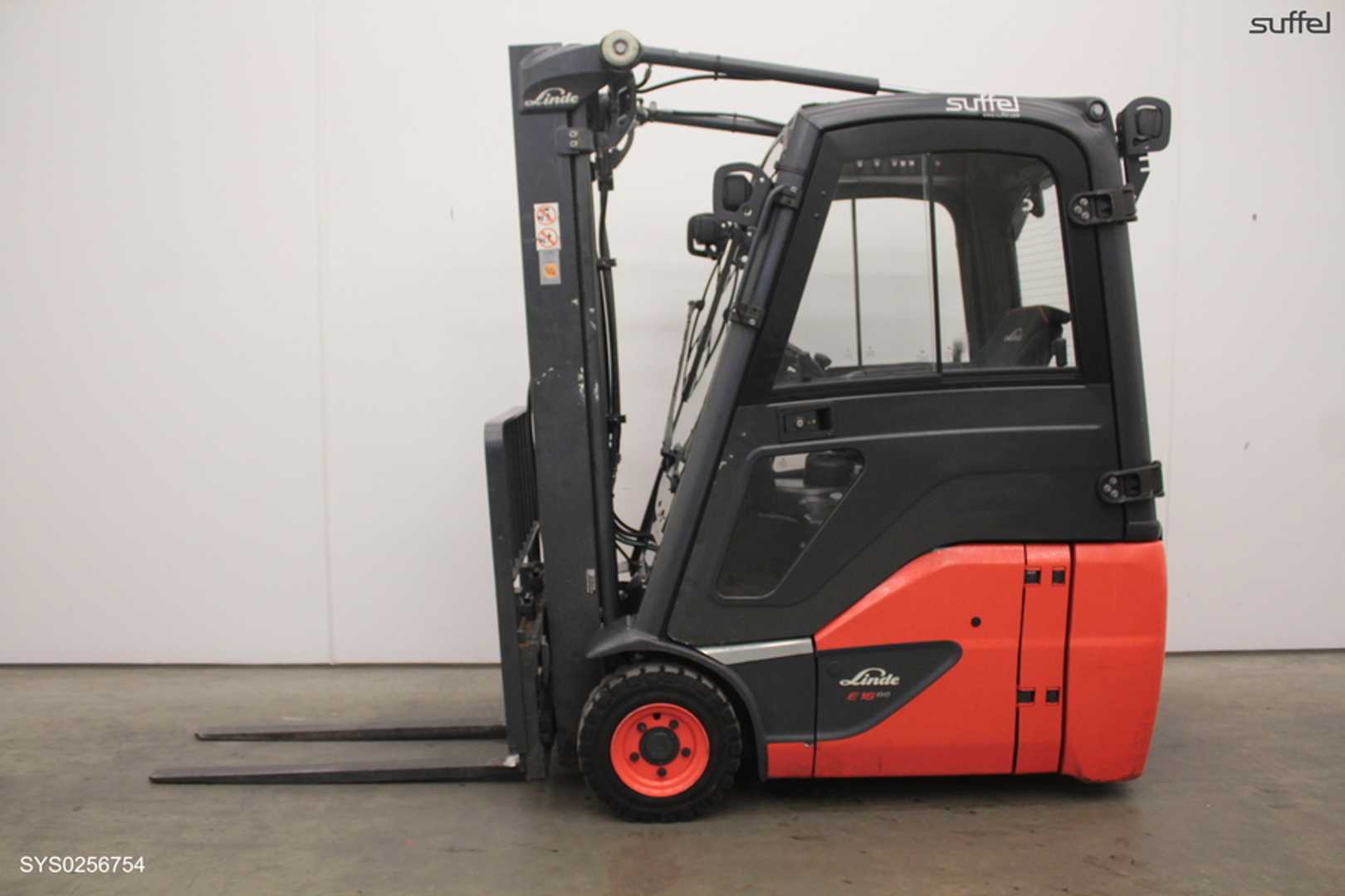 Wózki widłowe używane LINDE E 16 C ELEKTRO DREIRADFRONTSTAPLER (13044895)
