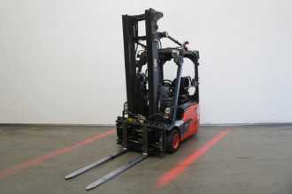 Wózki widłowe używane LINDE E 16 C EVO 386-02 ELEKTRO DREIRADFRONTSTAPLER (13069098) backdrop