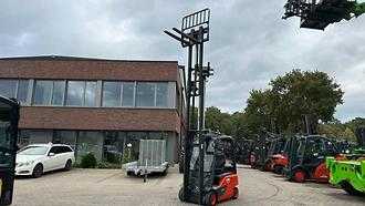 Wózki widłowe używane LINDE E 16 P-02 ELEKTRO VIERRADFRONTSTAPLER (13075239)