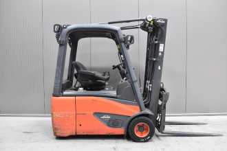 Wózki widłowe używane LINDE E 18 - 02 /58691/ ELEKTRO DREIRADFRONTSTAPLER (13074752)