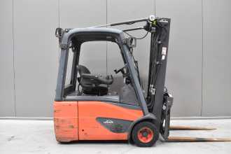 Wózki widłowe używane LINDE E 18 - 02 /58693/ ELEKTRO DREIRADFRONTSTAPLER (13075004)