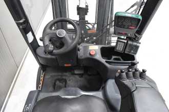 Wózki widłowe używane LINDE E 18 - 02 /58693/ ELEKTRO DREIRADFRONTSTAPLER (13075004)