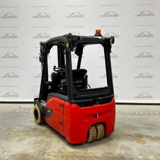 Wózki widłowe używane LINDE E 18 EVO ELEKTRO DREIRADFRONTSTAPLER (13073557) backdrop