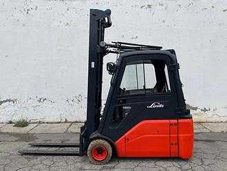 Wózki widłowe używane LINDE E 18 L-01/386 (batt. NUOVA) ELEKTRO DREIRADFRONTSTAPLER (12920655)