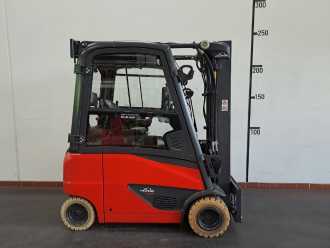 Wózki widłowe używane LINDE E 18 PH EVO ELEKTRO VIERRADFRONTSTAPLER (12785170) backdrop