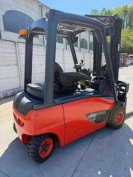 Wózki widłowe używane LINDE E 20 ELEKTRO VIERRADFRONTSTAPLER (13038008)
