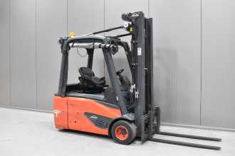 Wózki widłowe używane LINDE E 20 L - 02 /57493/ ELEKTRO DREIRADFRONTSTAPLER (13041116) backdrop