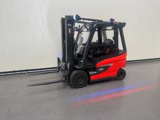 Wózki widłowe używane LINDE E 25-01 DEMO / AIRCO ELEKTRO VIERRADFRONTSTAPLER (13054801) backdrop