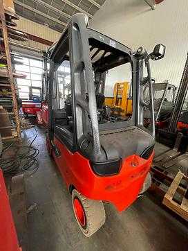 Wózki widłowe używane LINDE E 25-01 ELEKTRO VIERRADFRONTSTAPLER (12666444)