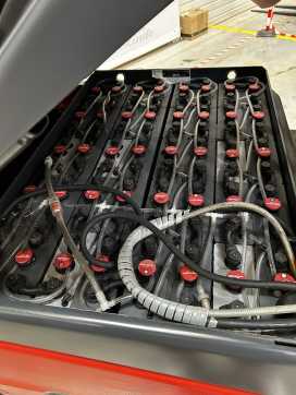 Wózki widłowe używane LINDE E 25/600 H : 2,5t ELEKTRO VIERRADFRONTSTAPLER (13069122)