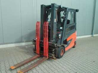 Wózki widłowe używane LINDE E 25 / 600 HL ELEKTRO VIERRADFRONTSTAPLER (13065487)