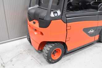 Wózki widłowe używane LINDE E 25 L - 01 /58843/ ELEKTRO VIERRADFRONTSTAPLER (13066185)