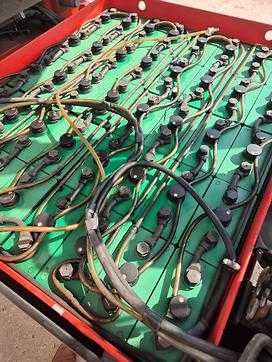 Wózki widłowe używane LINDE E 25 L ELEKTRO VIERRADFRONTSTAPLER (13025280)