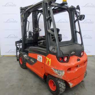 Wózki widłowe używane LINDE E 30 : 3,0t ELEKTRO VIERRADFRONTSTAPLER (12961369) backdrop