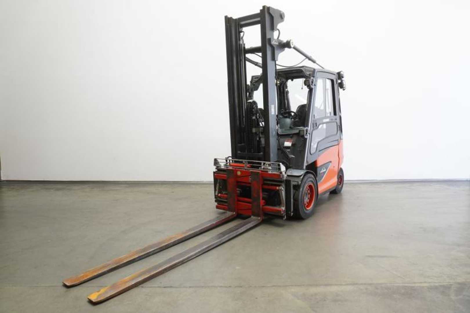 Wózki widłowe używane LINDE E 35/600 H 388 ELEKTRO VIERRADFRONTSTAPLER (13069475)
