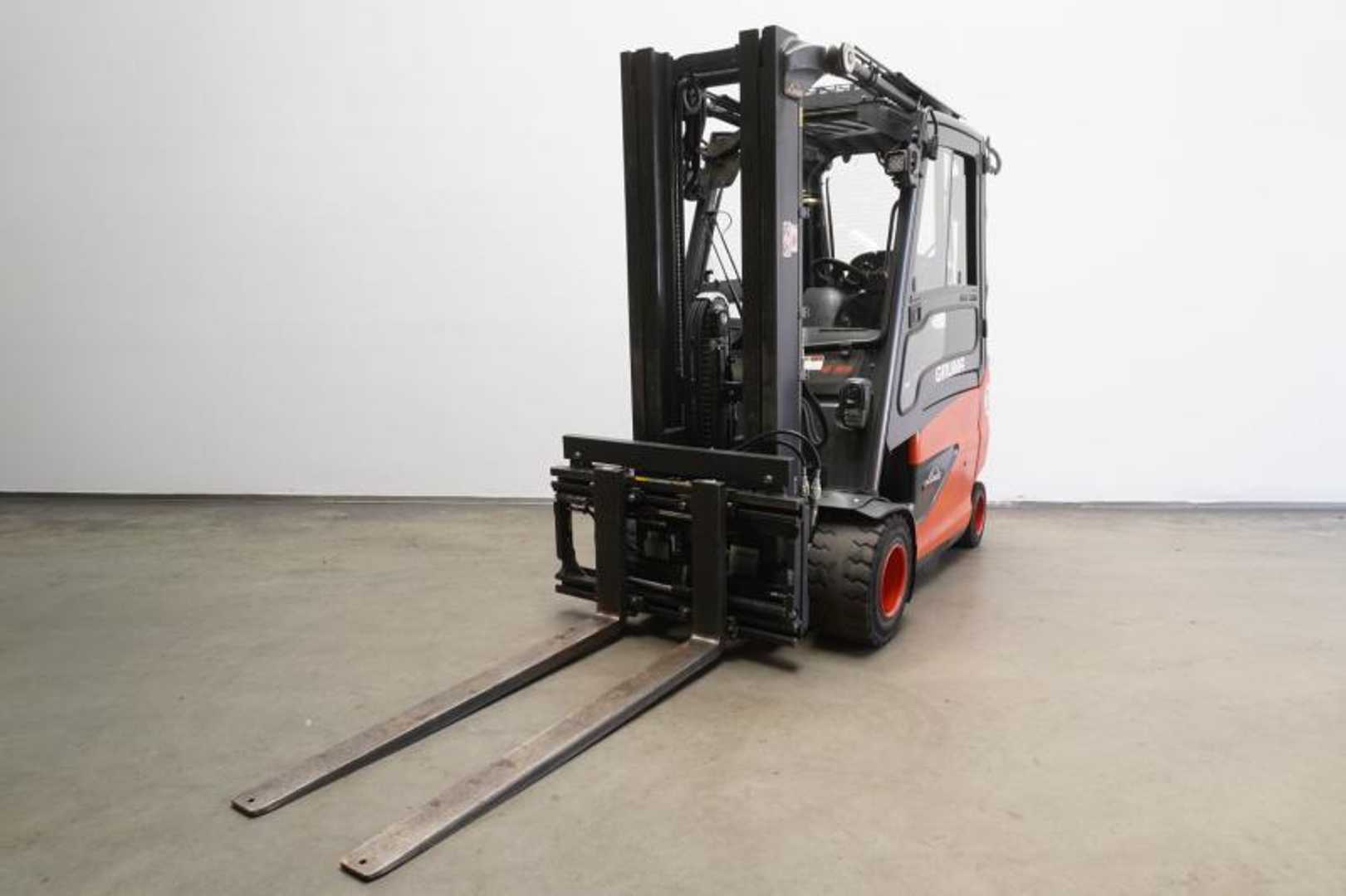 Wózki widłowe używane LINDE E 35 HL 387 ELEKTRO VIERRADFRONTSTAPLER (13053758)