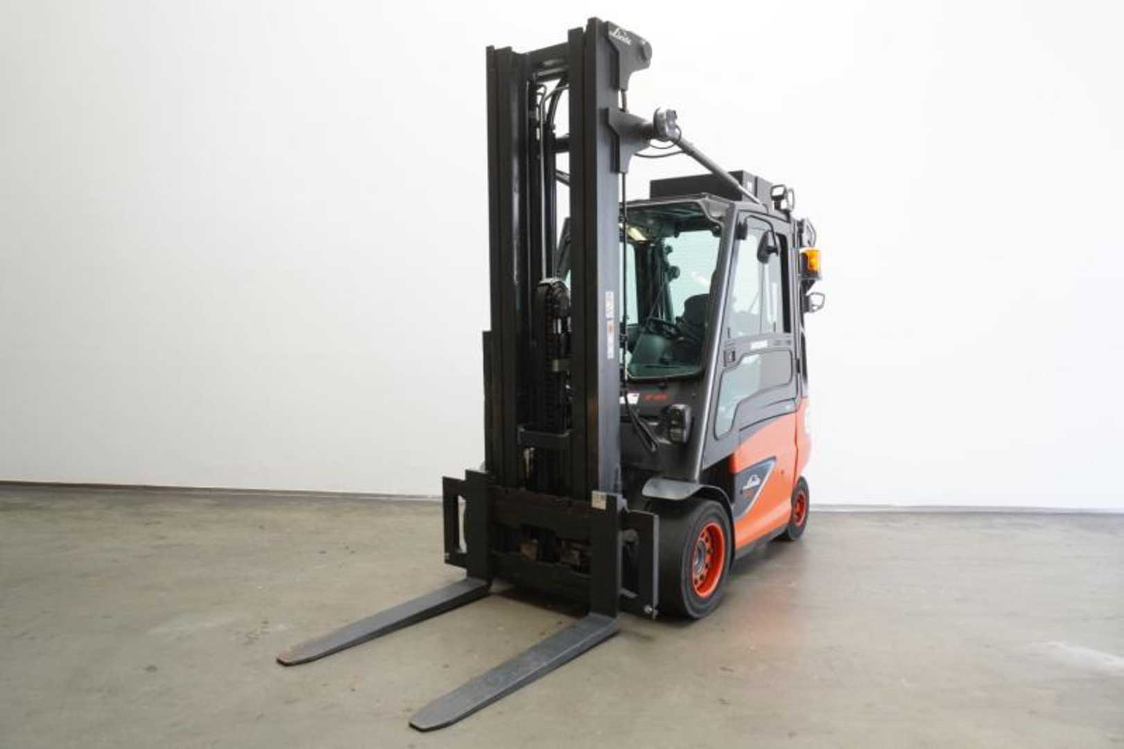 Wózki widłowe używane LINDE E 45/600 H 388 ELEKTRO VIERRADFRONTSTAPLER (13066373)