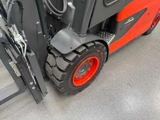 Wózki widłowe używane LINDE E 45 HL-01/600 ELEKTRO VIERRADFRONTSTAPLER (13057602)