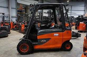 Wózki widłowe używane LINDE E 50HL-01 - 6.300mm Hubhöhe ELEKTRO VIERRADFRONTSTAPLER (13076389)